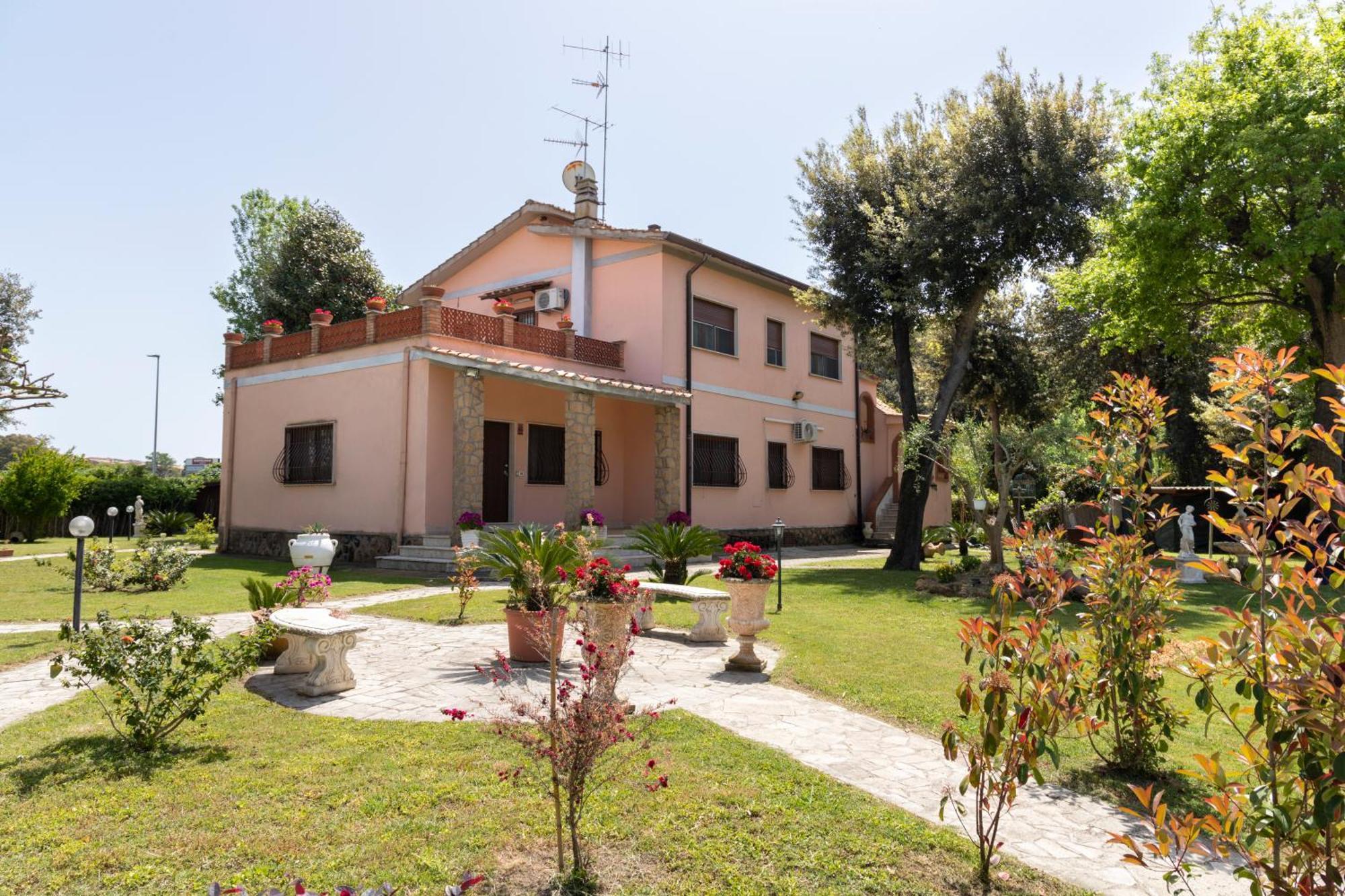 Villa Ninfa Alburnea Анцио Екстериор снимка